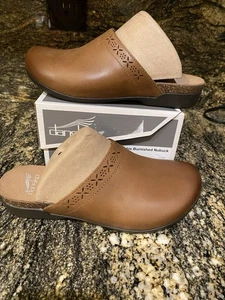 NEW Womens Dansko Robbie Burnished Nubuck Clogs Shoes, size 9.5 - 10 (EU 40) - Picture 1 of 5