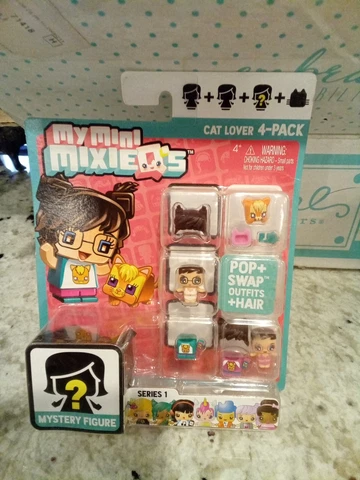 NEW My Mini MixieQ's Cat Lover, 4-Pack with Mystery Figure Cover