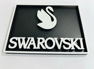 Diseñador Decorativo Swarovski Cristal Logo Letrero Expositor 2 Colores a elegir Cueva Foto 1 de 4