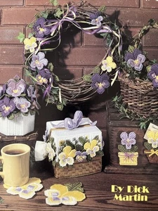 Pretty Pansies in Plastic Canvas, Leisure Arts 1334, 1991, Pretty Patterns - Picture 1 of 2