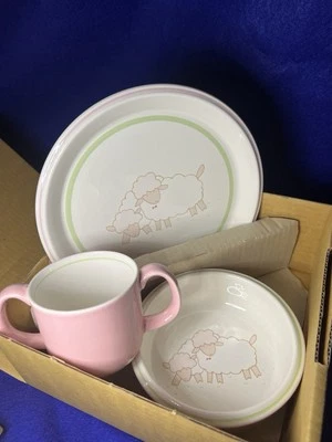 Juego de 3 piezas de platos, cuenco, taza de 2 asas vintage Mikasa BO-PEEP rosa para niños   Foto 1 de 4