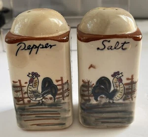 Rooster theme SALT & PEPPER shaker set Vintage - Picture 1 of 6