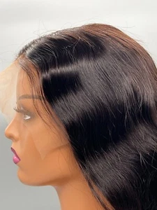 NanaDial  -  Schicke wellige Perücke  - Transparente Lace mit gebleichten Knoten - Bild 1 von 8