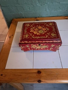 SCHÖNES SCHMUCKKÄSTCHEN. MADE AT CRAFTS SHOW IN PARIS. - Bild 1 von 7