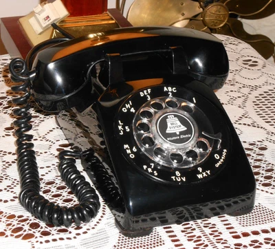 EXCELLENT VINTAGE WESTERN ELECTRIC CLASSIC BLACK ROTARY DIAL DESK PHONE! WORKS! - Image 1 of 4