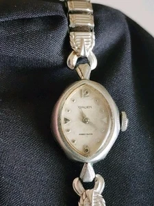 Vintage Gruen Ladies Watch Silver Tone 17 Jewels Wind Up - Parts Or Repair  - Picture 1 of 8