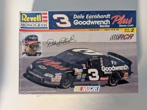 Revell Monogram Dale Earnhardt Goodwrench Service Plus Monte Carlo 85-2447 (NEW) - Picture 1 of 3