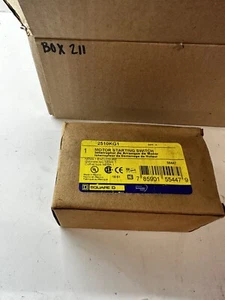 (NEW) SQUARE D 2510KG1A MOTOR STARTER SWITCH 2POLE 30A - Picture 1 of 2