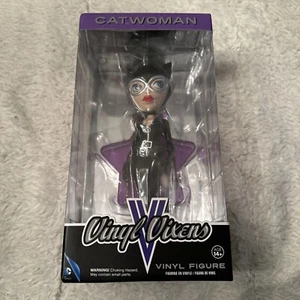 FUNKO Vinyl Vixens DC CATWOMAN 9" Tall Vinyl Figure - Picture 1 of 7