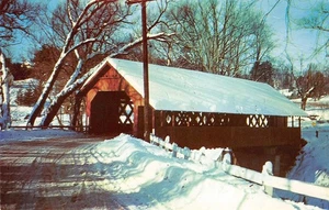 THE CREAMERY BRIDGE Brattleboro, Vermont Covered Bridge 1950s Vintage Postcard - Picture 1 of 2