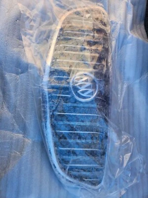 Grelha inferior frontal genuína GM 84055812 - Imagem 1 de 3