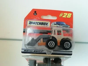 Matchbox #28 pala trattore su scheda #28 - Foto 1 di 3
