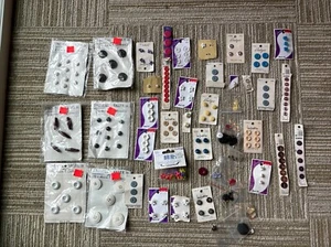 Estate Lot Of 150+ Vintage Buttons on Cards Le Bouton La Petite + more labels - Picture 1 of 7