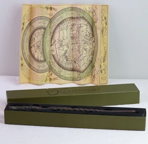 Ollivanders Holly 8 Bacchette Mondo Magico di Harry Potter Universal Studios 15" - Foto 1 di 20