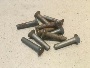 Remaches de cabeza hundida con contador de acero de 1/4"" x 1 1/4"". Ligera corrosión de almacenamiento - Imagen 1 de 1