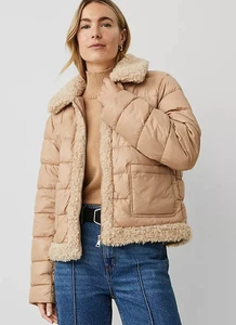 NEU ANN TAYLOR WEEKEND COLLECTION CAFE AU LAIT GEFÜTTERTE JACKE MIT KUNSTFELLBESATZ GR. M - Bild 1 von 7