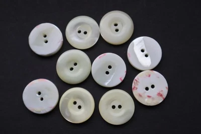 10 Perlmuttknöpfe, creme, schimmernd, Durchmesser ca. 20 mm - Bild 1 von 4