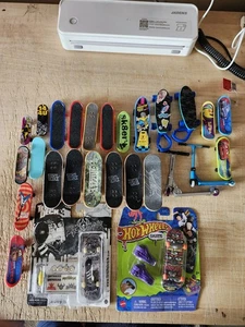 Fingerboard Toy Lot Tech Deck Hot Wheels Etc. Used - Bild 1 von 13