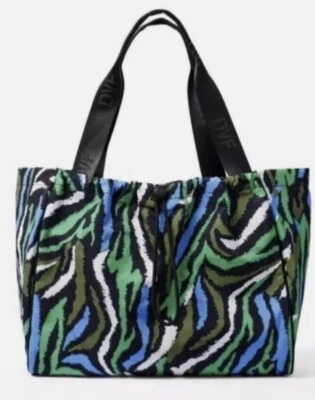 Bolso de Mano Diane Von Furstenberg X Target Disco Verde Cebra Foto 1 de 4