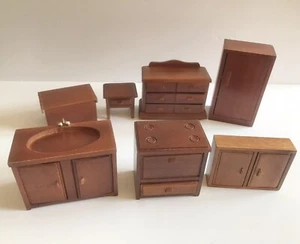 Posten 7 Stück Vintage Handarbeit Holz Puppenhaus Möbel Küche Kommode Kühlschrank - Bild 1 von 12