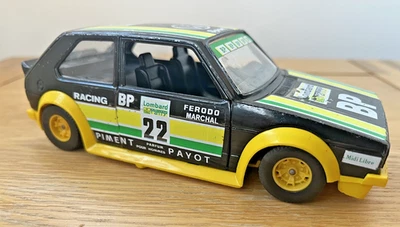 Coche de campeonato de carreras vintage Burago Volkswagen VW Golf GTI 9101 modelo 1:24 Foto 1 de 4