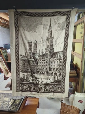 Máquina serigrafiada 44x64" cosida arte textil alemán Munchen Alemania Foto 1 de 4