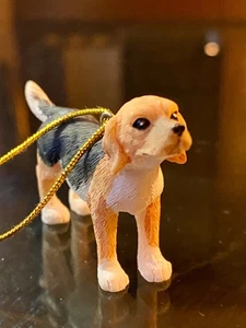 Beagle Hund kleiner Christbaumschmuck 1 1/2" groß Figur 2 1/2" lang - Bild 1 von 10