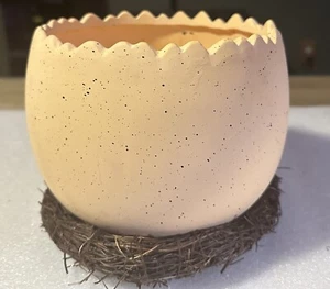 Speckled Peach Eggshell Nest Planter Pot - Easter Planter w/ Nest - Medium Egg - Picture 1 of 5