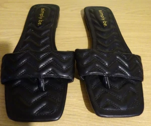 SIMPLY BE BLACK FLAT QUILTED LOOK EXTRA WIDE TOE POST SANDALS SIZE 7/8EEE BNWOB - Picture 1 of 4