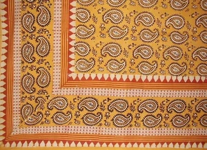 Tapiz de algodón con estampado de bloques de cachemira primitivo 106" x 70" doble azafrán - Imagen 1 de 2