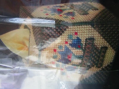 Bucilla Plastic Canvas Kit 5913 Country Basket Tissue Box Cover NOS - Image 1 of 2