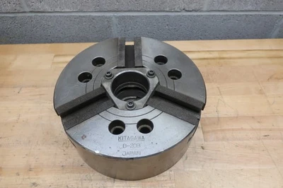 Portabrocas eléctrico de torno CNC Kitagawa B-208 3 mordazas Foto 1 de 4