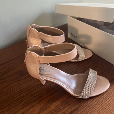 Style & Co. Women's Phillyis Blush/Silver Evening Kitten Heels Shoes Size 6.5M - Image 1 of 3