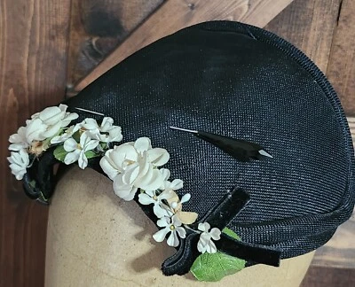 Sombrero gorro de terciopelo Art Deco vintage años 1930-1940 tocado negro crema floral RARO Foto 1 de 4