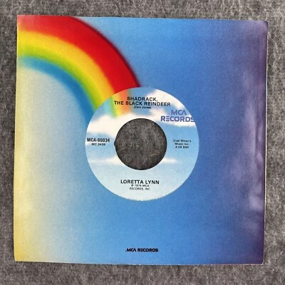 LORETTA LYNN Shadrack, The Black Reindeer / Let's Put Christ 45 MCA-65034 NEW Foto 1 de 4