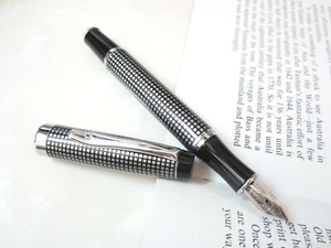 Classic Vintage Style Checkered Pattern Traditional Fountain Pen FG - Picture 1 of 7