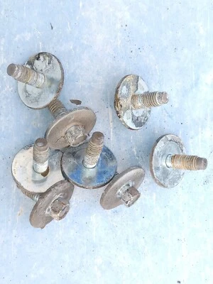 08-14 Ford Econoline E-450 Van 6.8 V10 Panel de cabezal superior Pernos de soporte del radiador Foto 1 de 2