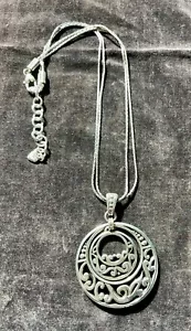 Brighton dos círculos, uno dentro del otro collar colgante declaración - Imagen 1 de 6