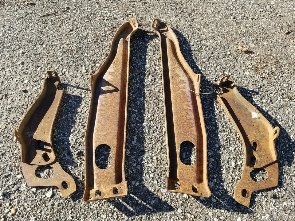 Soportes de parachoques delanteros Galaxie 500 Ford 68 1968 Galaxy XL LTD Foto 1 de 4