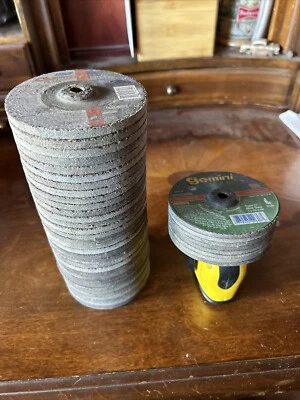 Discos de pulido de cuatro pulgadas 4”x1/4”x3/8”100 x 7 mm x 10 mm 4x1/8”x3/8” Norton Foto 1 de 4