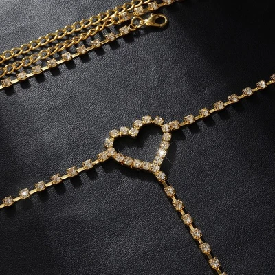 Catena corpo a forma di cuore con strass brillanti per un look glamour in qualsi - Immagine 1 di 4