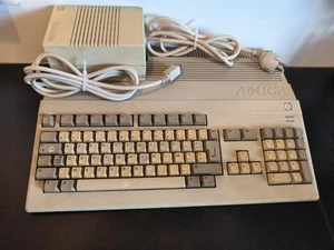 commodore amiga 500 Avec Alimentation Non Testé - Imagen 1 de 16