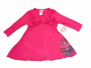 NEU Gr. 5 kleine Mädchen Lipstik Hot Pink Tunika Top mit Frieden Applikation kleiner Fehler - Bild 1 von 3