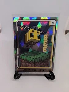 2024 Panini Minecraft Base Set Bee #5 Cubic Parallel - Picture 1 of 10