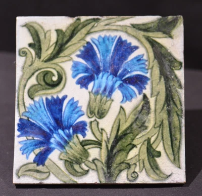 William De Morgan - Azulejo de clavel en azul - Cerámica de extremo de arena - Restaurado Foto 1 de 4