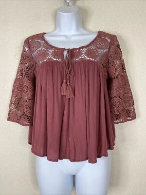 Блузка женская American Eagle размер S розовато-лиловая вязаная крючком марлевая с кисточками рукав 3/4 - Изображение 1 из 4