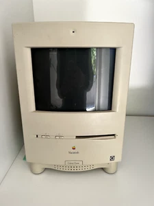 VINTAGE APPLE MACINTOSH Color Classic + Keyboard + Mouse + Discs - Picture 1 of 3