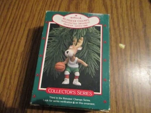 Hallmark - De colección 1988 - Reindeer Champs Baloncesto "PRANCER"" Adorno de Navidad - Imagen 1 de 8