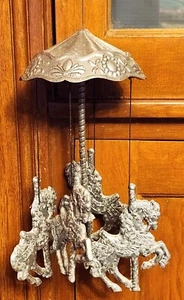 Carillón de viento vintage Carson con dosel de metal de peltre para 4 caballos - 1991 - Imagen 1 de 4