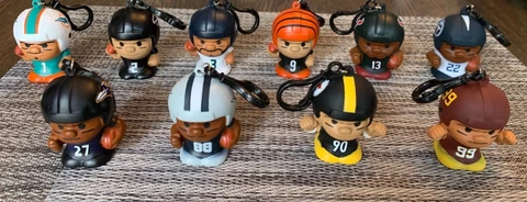 Squeezy Mates NFL Series 4 2021 (you choose) Cover